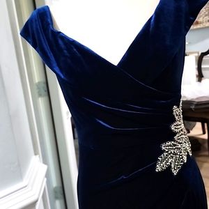 Women's Velvet Off-The-Shoulder Evening Gown